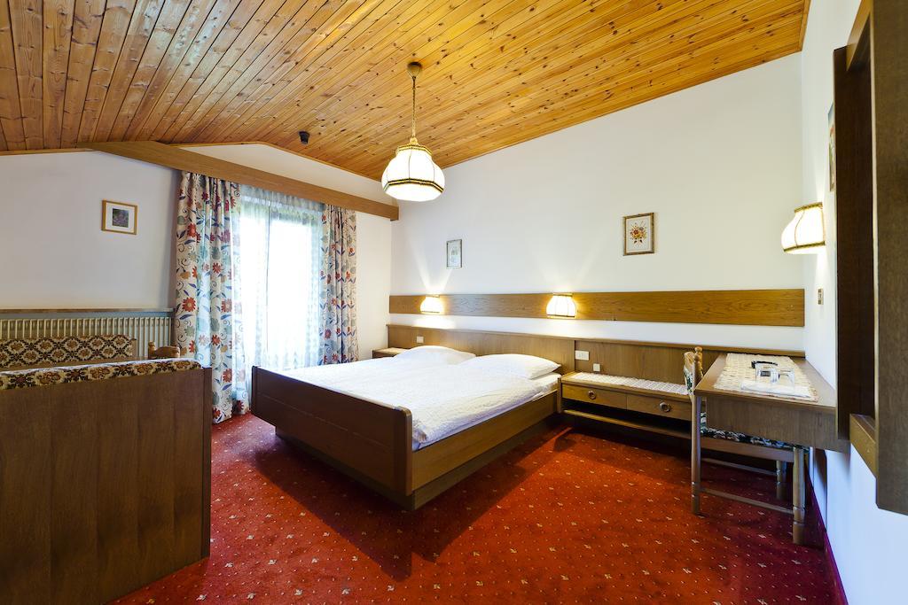 Hotel Brueckenwirt - Al Ponte Montagna Ruang foto