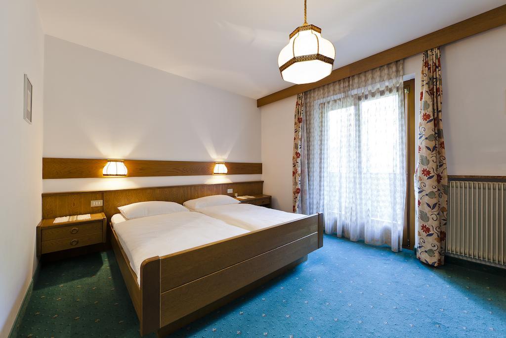 Hotel Brueckenwirt - Al Ponte Montagna Ruang foto